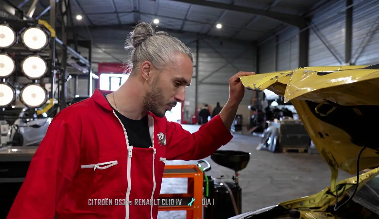 Top mecanic - Kevin se enfrenta a un coche sin nada en el interior: ni volante ni asientos