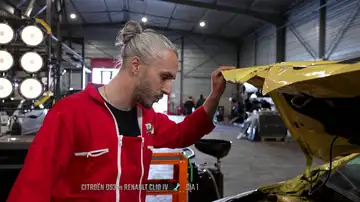 Top mecanic - Kevin se enfrenta a un coche sin nada en el interior: ni volante ni asientos Top mecanic - Kevin se enfrenta a un coche sin nada en el interior: ni volante ni asientos