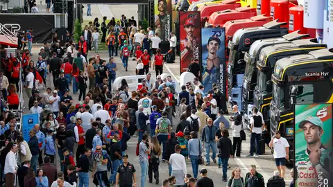 Imagen del paddock del Gran Premio de la Comunitat Valencia de MotoGP que se disputa en el Circuito Ricardo Tormo. Imagen del paddock del Gran Premio de la Comunitat Valencia de MotoGP que se disputa en el Circuito Ricardo Tormo.