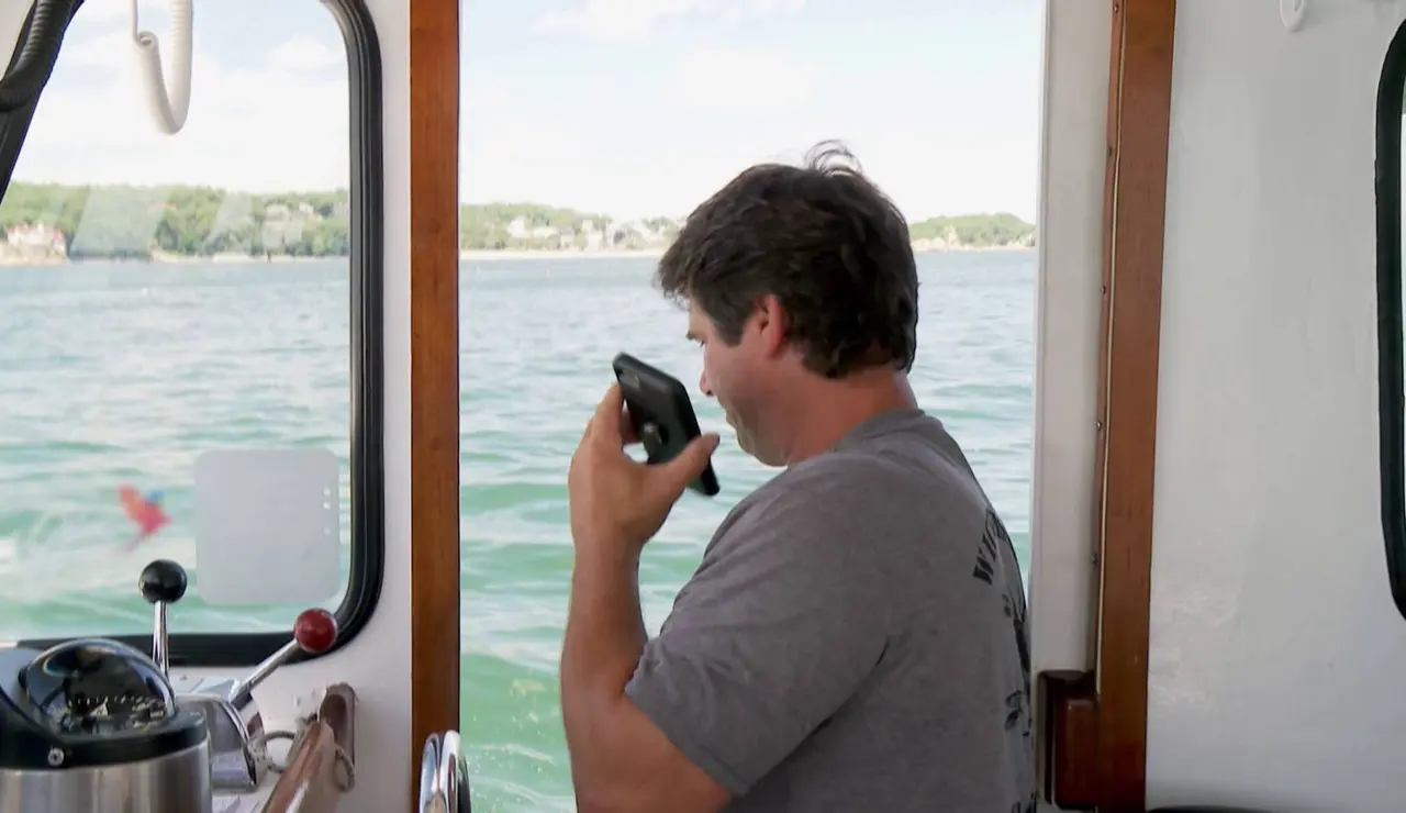 Pesca extrema - El Wicked Pissah se para nada más salir del puerto: tienen que remolcarlo