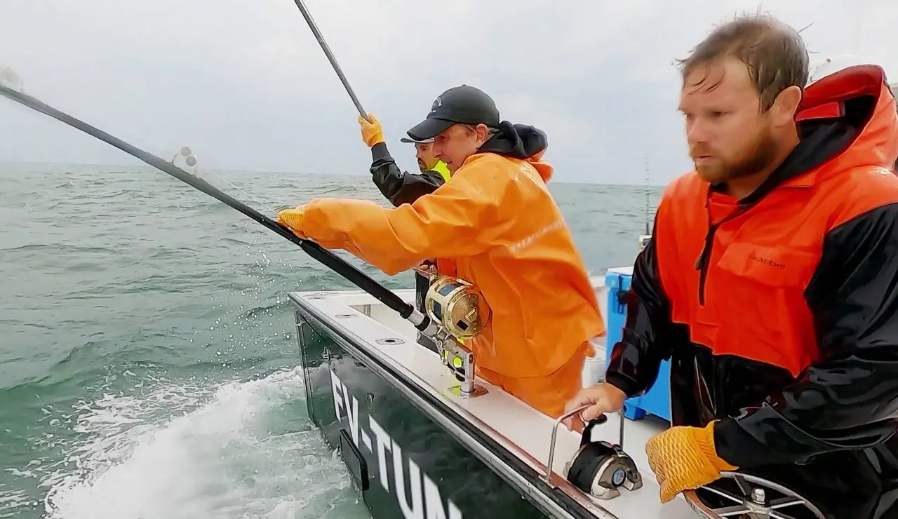 Pesca extrema - ¿Cómo es pescar con rachas de viento de 25 nudos?