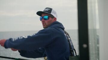 Pesca extrema - El Time flies pesca para rematar la temporada con un solo motor