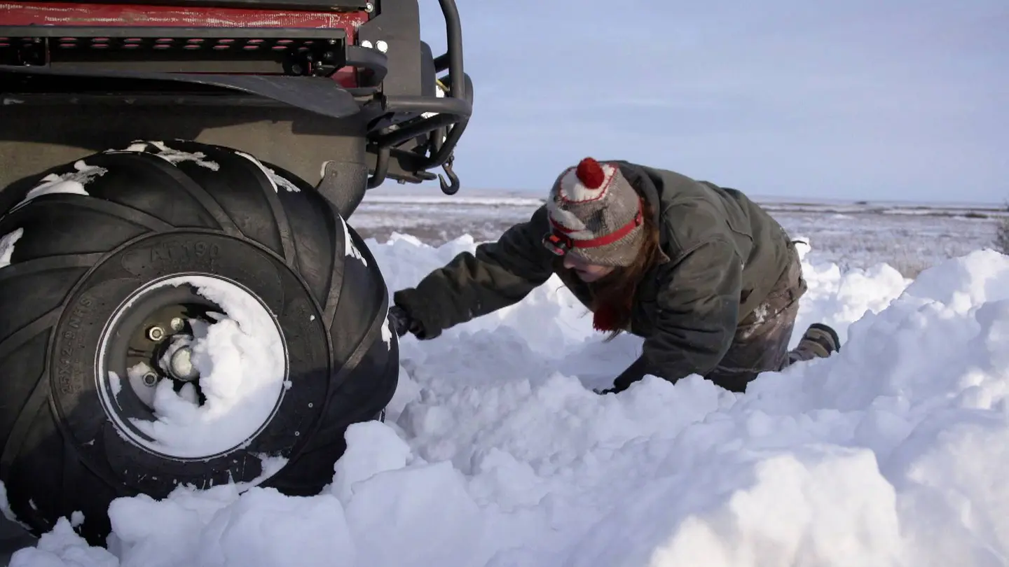 Sue Aikens, a punto de quedarse atrapada en plena tundra de Alaska por culpa de la nieve Sue Aikens, a punto de quedarse atrapada en plena tundra de Alaska por culpa de la nieve